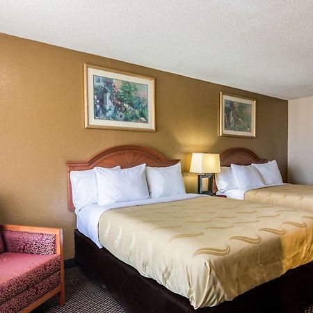 Quality Inn Shawnee I-40 מראה חיצוני תמונה