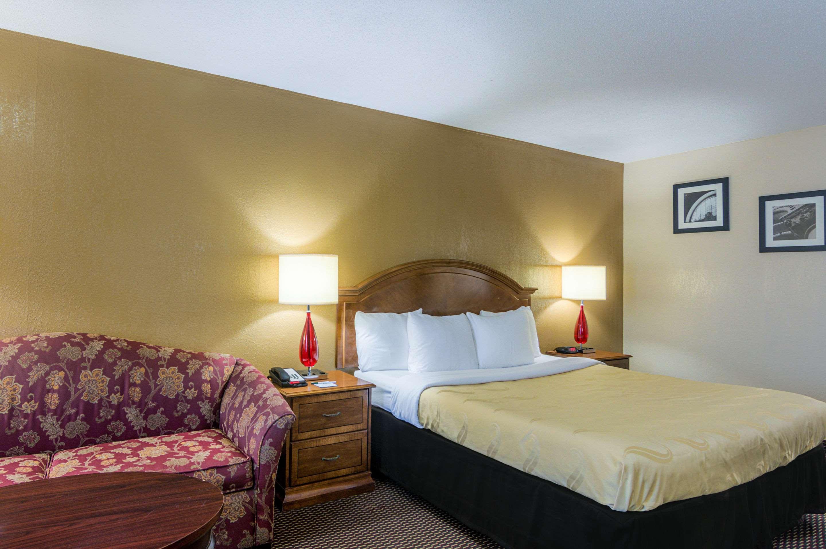 Quality Inn Shawnee I-40 מראה חיצוני תמונה