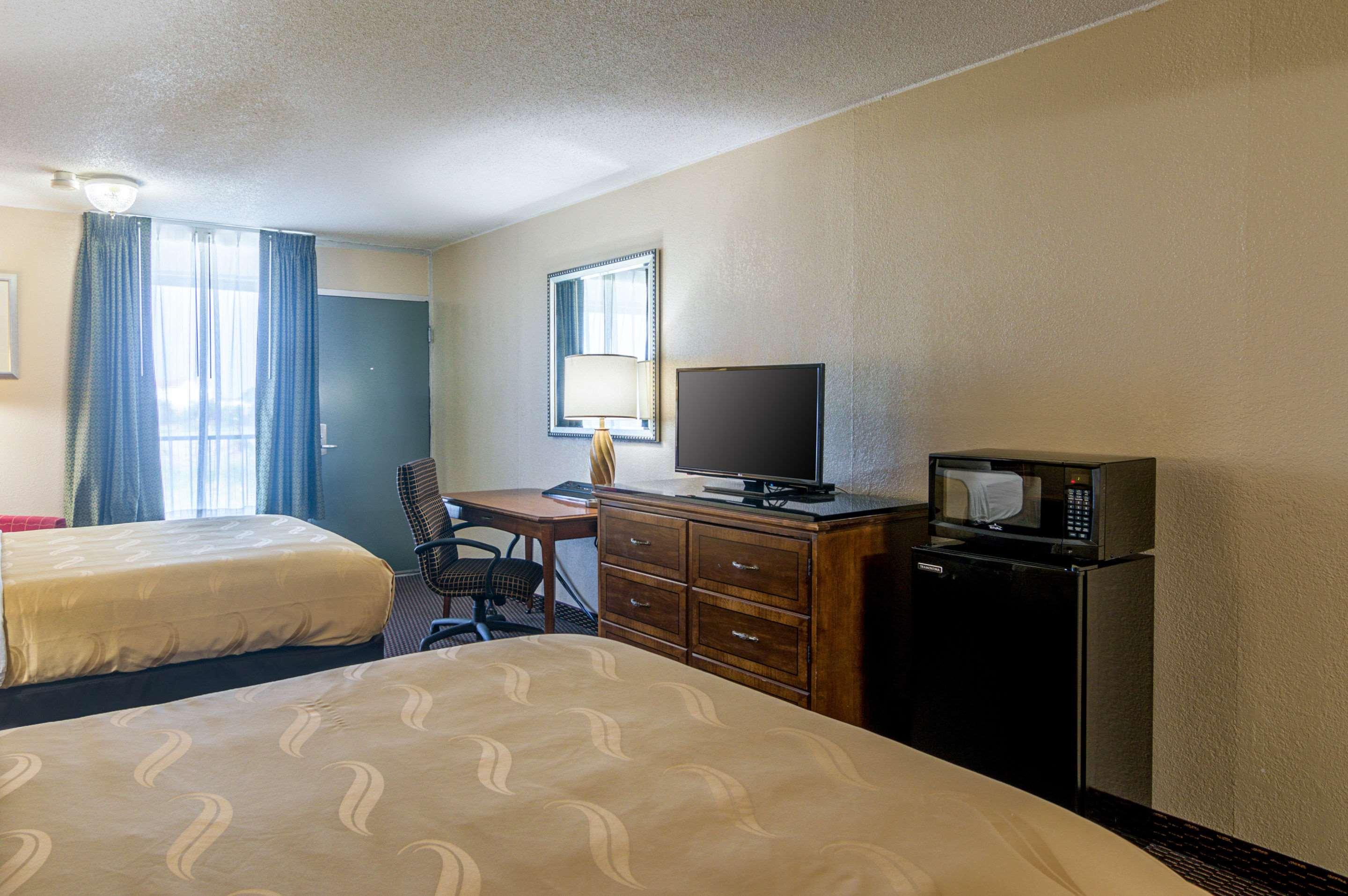 Quality Inn Shawnee I-40 מראה חיצוני תמונה