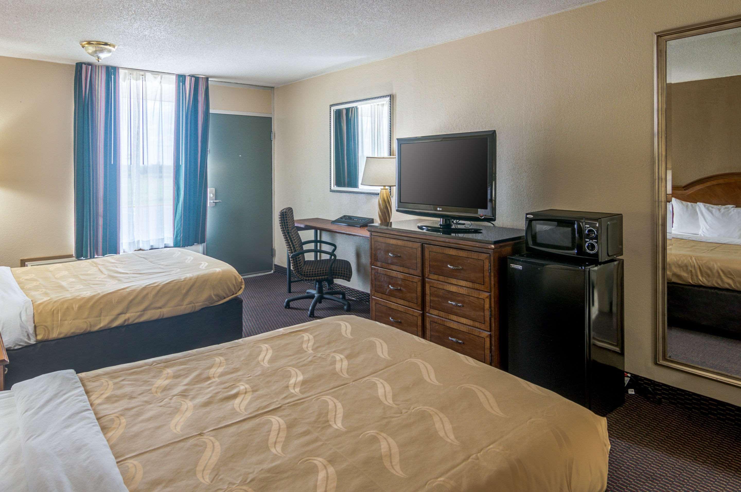 Quality Inn Shawnee I-40 מראה חיצוני תמונה