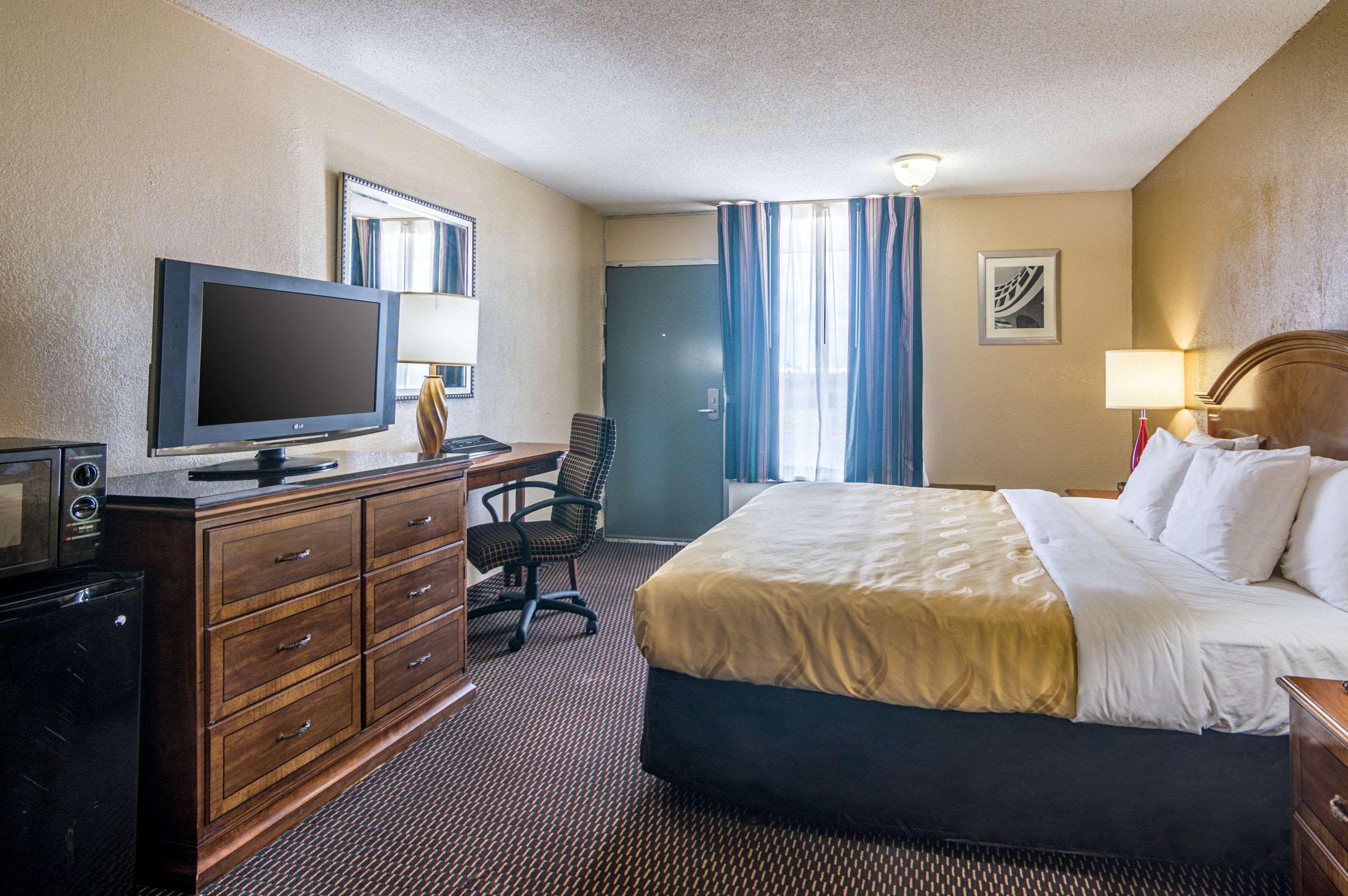 Quality Inn Shawnee I-40 מראה חיצוני תמונה