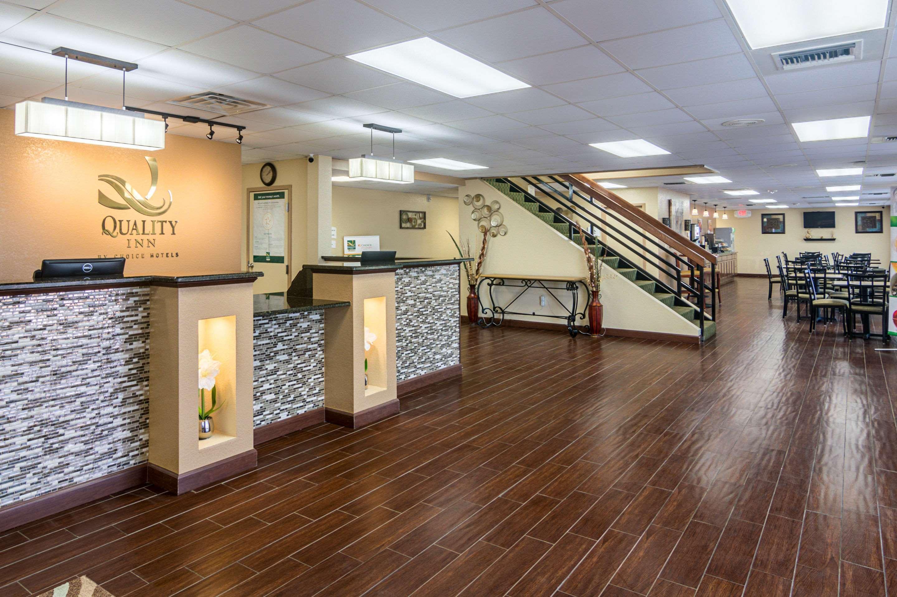 Quality Inn Shawnee I-40 מראה חיצוני תמונה
