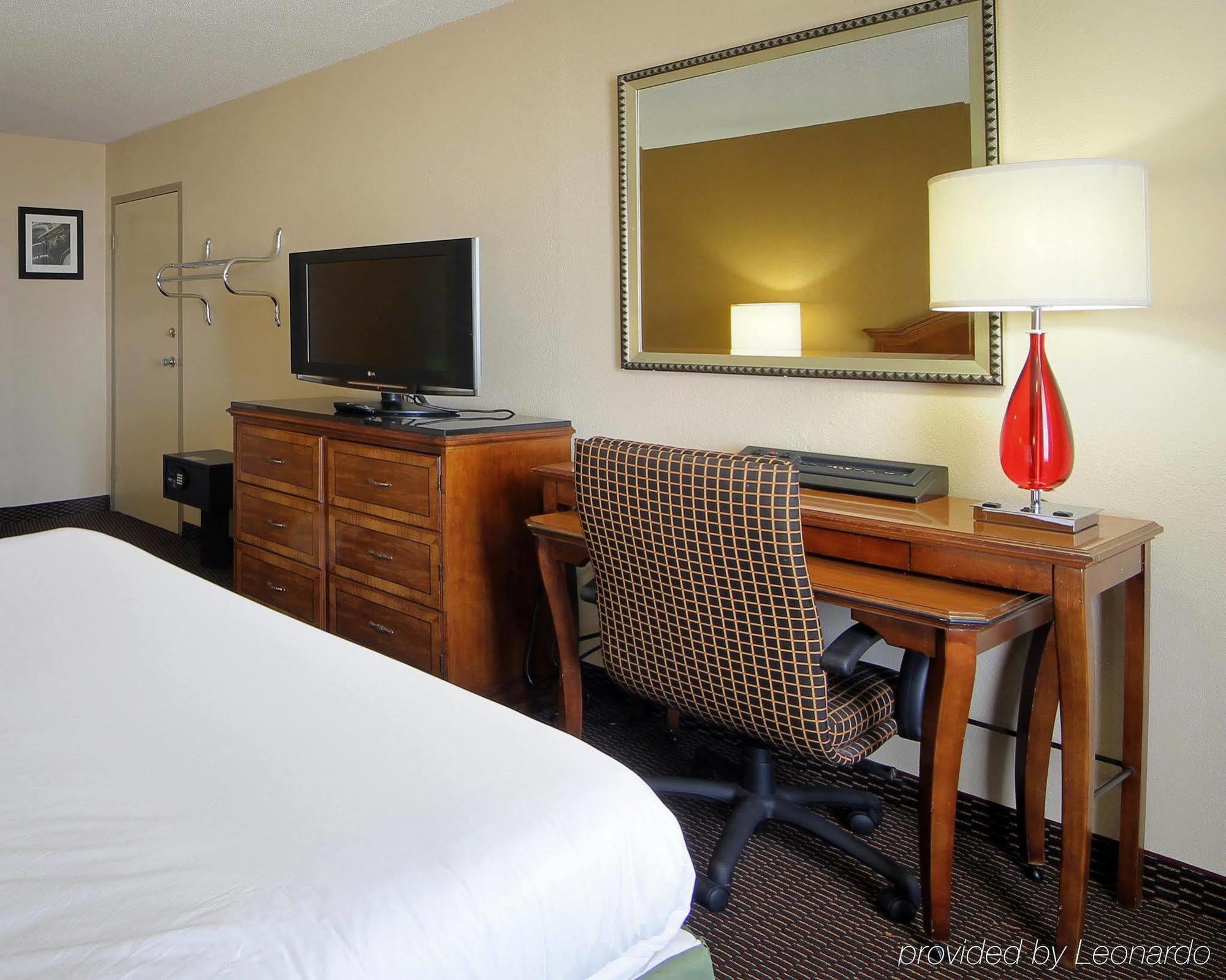Quality Inn Shawnee I-40 מראה חיצוני תמונה