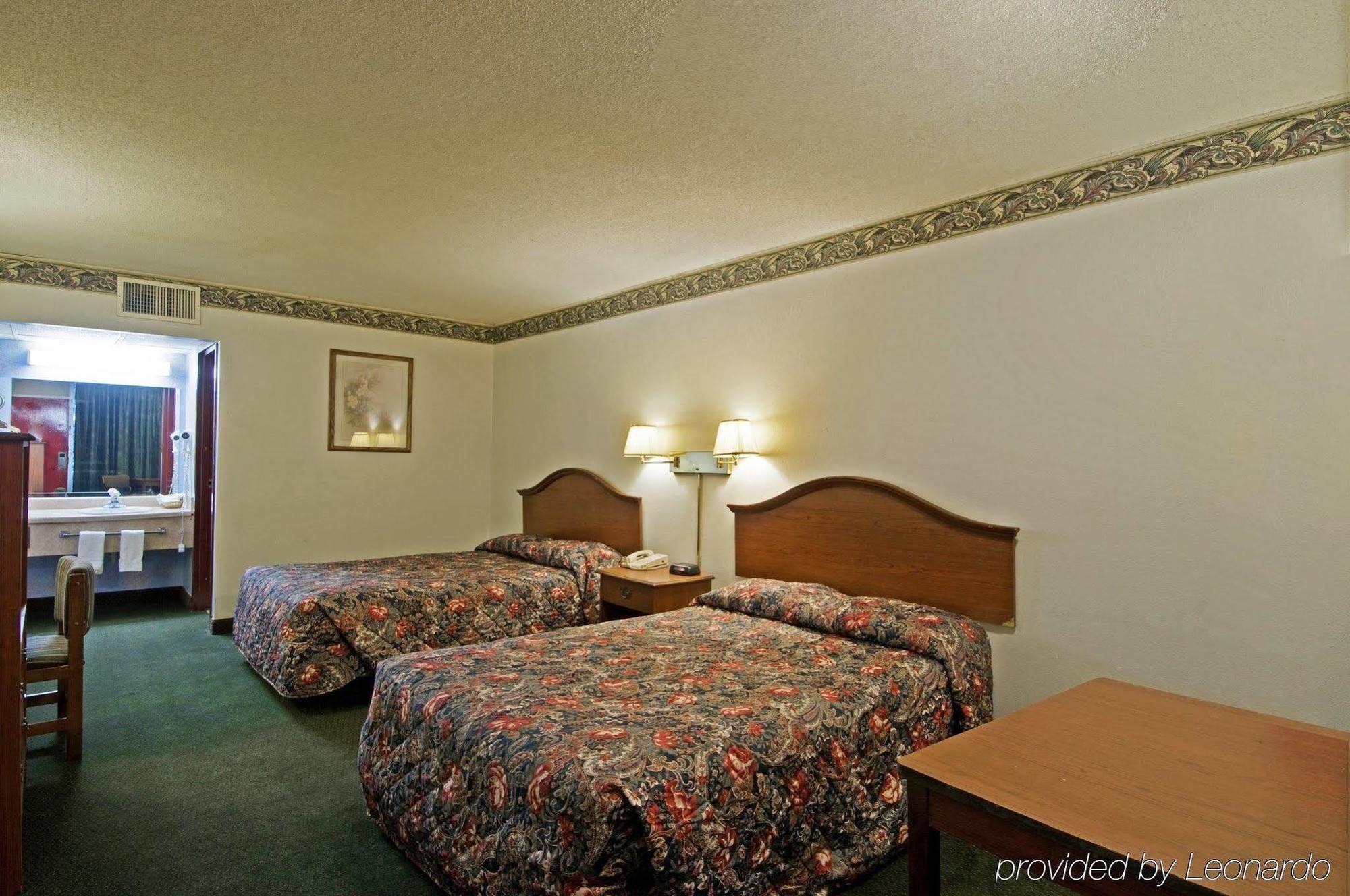 Quality Inn Shawnee I-40 חדר תמונה