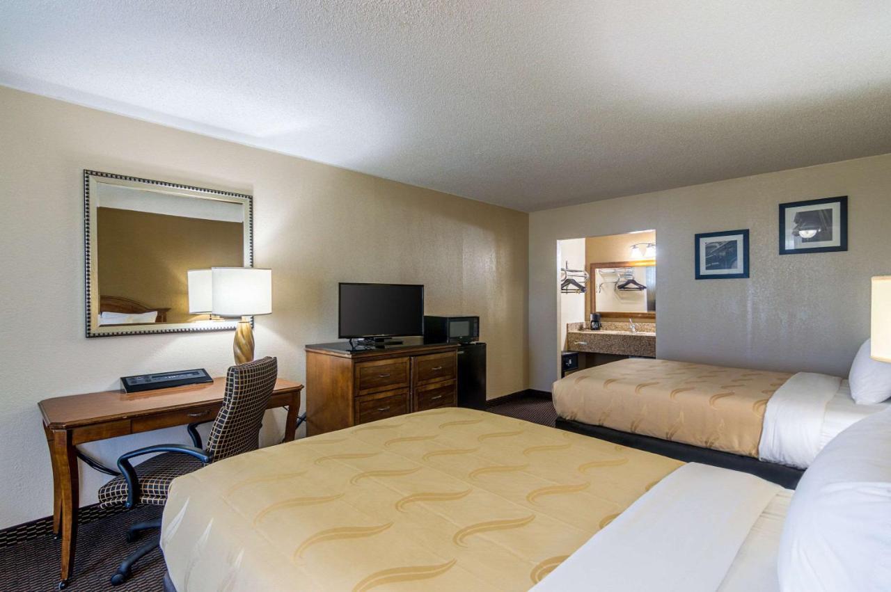 Quality Inn Shawnee I-40 מראה חיצוני תמונה